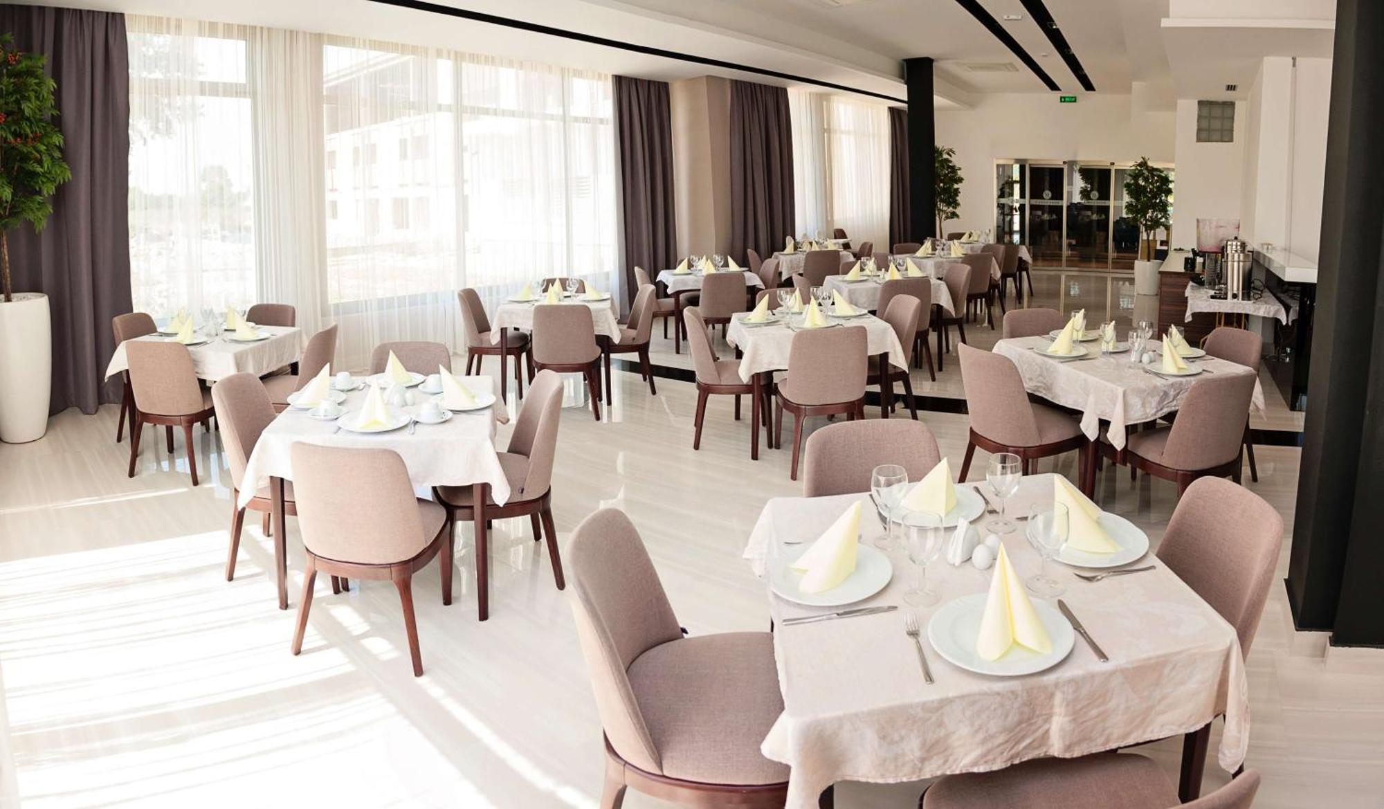 אלכסינץ Bosphorus Hotel מראה חיצוני תמונה
